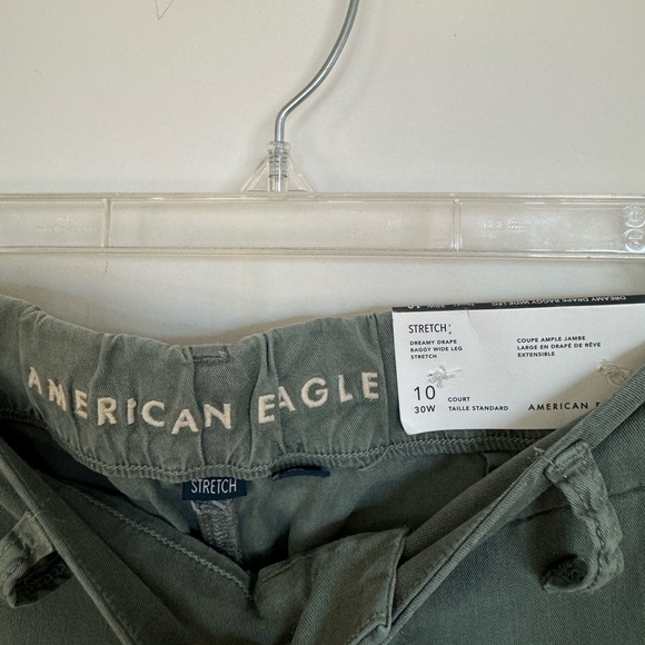 NWT American Eagle Outfitters Dreamy Drape Baggy Mid-Rise Wide Leg Cargo Pants - Picture 5 of 8